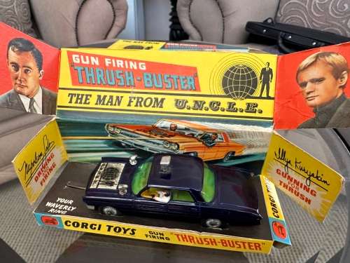 MAN FROM UNCLE GUN FIRING THRUSH BUSTER model road car + 2 figures CORGI 497